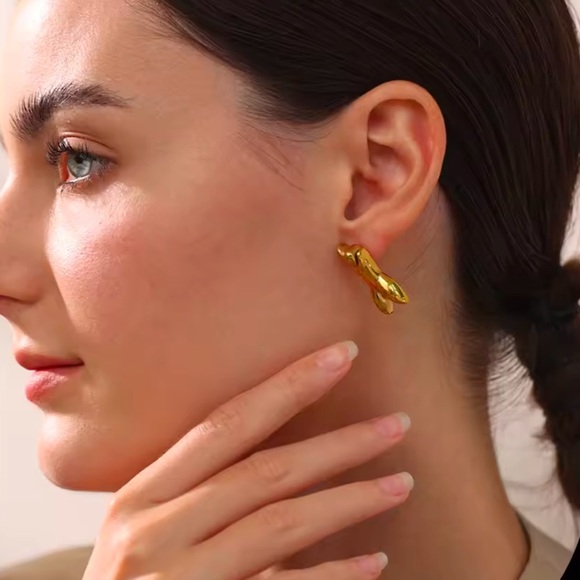 Anthropologie Body Gold Abstract Figure Earrings - Picture 10 of 10